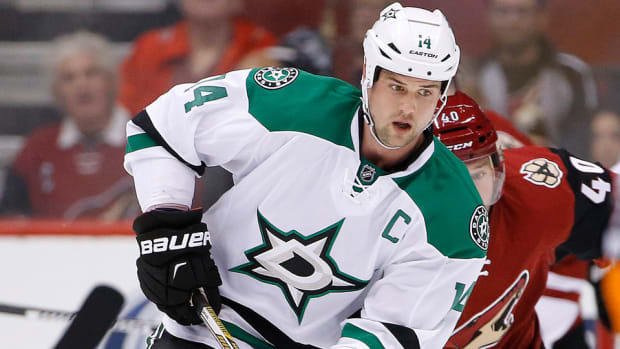 dallas-stars-jamie-benn-scores-40-goals-mike-modano.jpg
